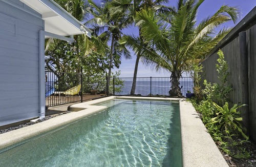 Machans Beach House | ABSOLUTE BEACHFRONT RIGHT AT YOUR DOORSTEP! Beach house on Cinderella