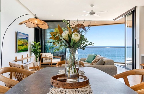 Coolum Beach Apartment | Absolute Beachfront Luxury Apartment