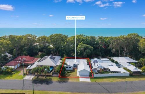 Toogoom House | Absolute Beachfront Retreat - Private Beach