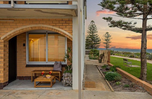 Henley Beach Apartment | Absolute Beachfront Henley Beach Retreat
