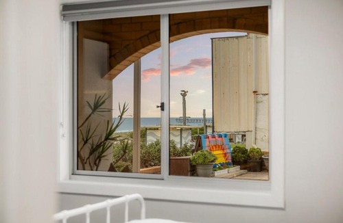 Henley Beach Apartment | Absolute Beachfront Henley Beach Retreat