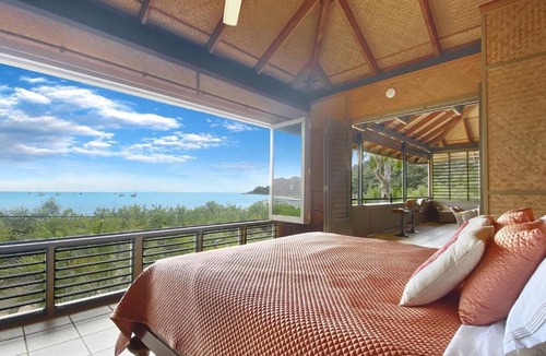 Horseshoe Bay House | Absolute Beachfront and Pool House