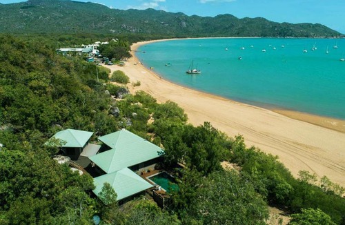 Horseshoe Bay House | Absolute Beachfront