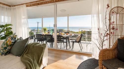 Halls Head House | Absolute Beachfront Escape Family Retreat