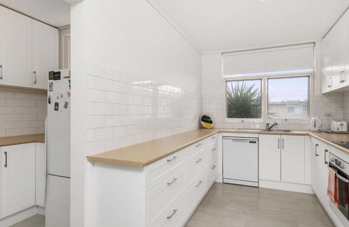 Frankston House | ABSOLUTE BEACHFRONT - FRANKSTON