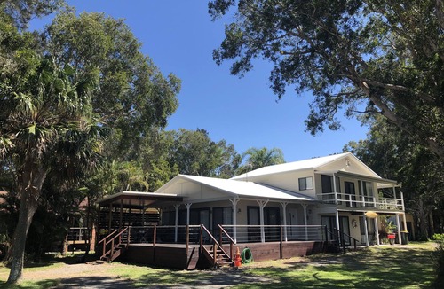 Mullwee House | ABSOLUTE BEACHFRONT PINDIMAR >Nbn WiFi with foxtel sports and various TV apps