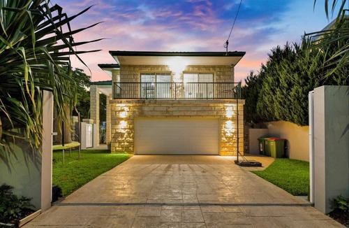 Surfers Paradise House | ABSOLUTE WATERFRONT MANSION - SURFERS PARADISE CHEVRON ISLAND