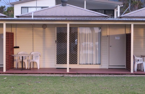 Shoalhaven Heads Cabin | Absolute Waterfront - Lorsens On The River - 3 x 2 bedroom cabins