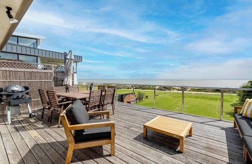 Portarlington House | Absolute Waterfront Escape Games Room Pet friendly