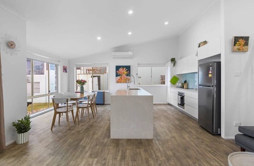 Blue Bay House | Absolute Waterfront Family Escape - Blue Bay