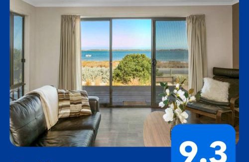 Bonney House | Absolute Waterfront Views and Kayaks