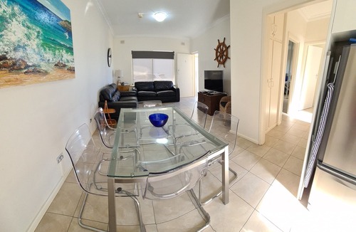 Glenelg North Apartment | ACAILL ACCOMMODATION - Esplanade Living! SELF CHECK-IN, SELF CHECK-OUT