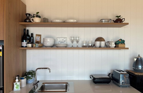 George Town Council Cabin | Accessible Eco Retreat | King Bed | Stunning Tamar Views (1)