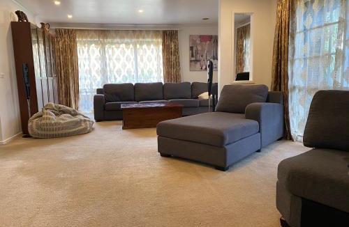 Doncaster House | ADA Homestay