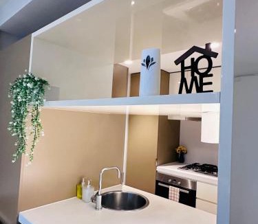 Melbourne Central Business District Apartment | ADEK Apartments on Mackenzie-Cozy Inner City Haven