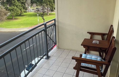 Adelaide Central Business District Apartment | ADELAIDE CBD APARTMENT - 3BR, 2BATH & CARPARK