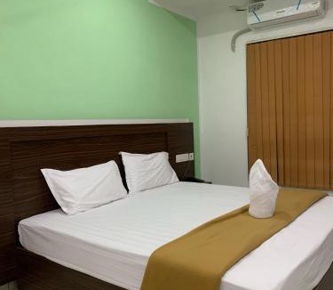 Guruvayur Hotel | Adi Deva Inn