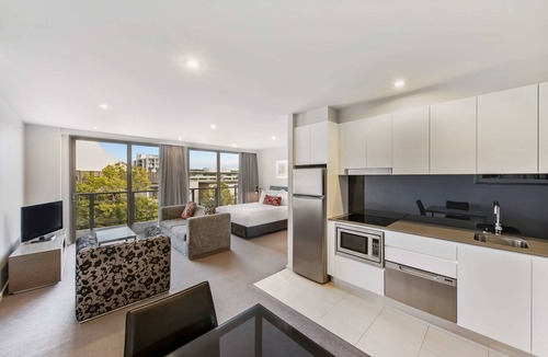 Dickson Hotel | Adina Serviced Apartments Canberra Dickson