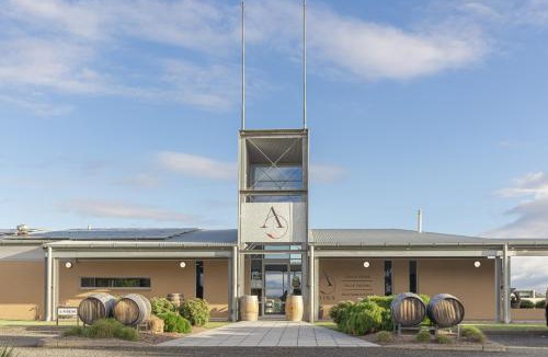 Lovedale Apartment | Adina Vineyard