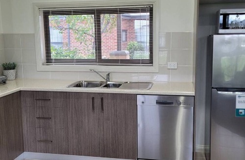 Traralgon House | Adorable and Peaceful Unit - Fully Furnished