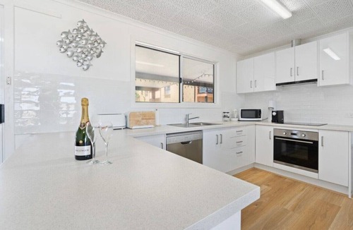 Middleton House | Adrift - Oceanfront - Pets Welcome
