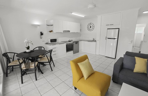 Clifton Beach Apartment | Agincourt Beachfront Apartments