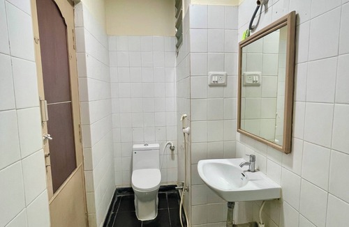Kanchipuram Hotel | AKG Lodge