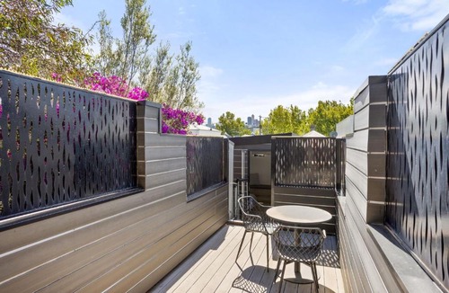 Albert Park House | Albertine House