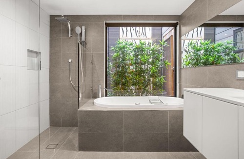 Albert Park House | Albertine House