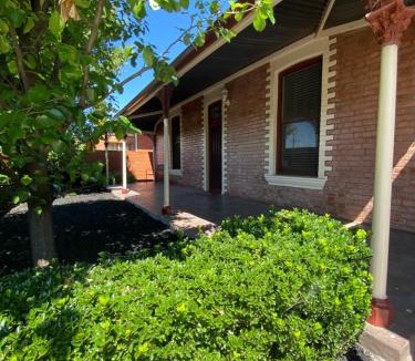 South Albury House | Albury Central Hideaway at Somerby