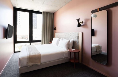 Perth Hotel | Alex Hotel