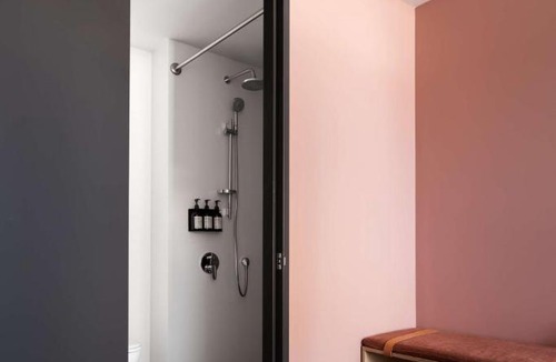Perth Hotel | Alex Hotel