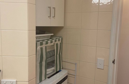 Alexandra Headland Apartment | Alex studio beachside. Surf, dining, shops & views