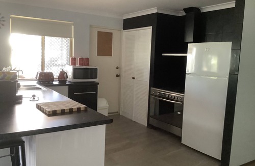 Leeman House | AliMac's Beach Shack Leeman Just 200mts from the beach & boat ramp