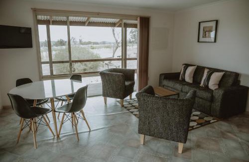 Frankland River Ski Chalet | Alkoomi Chalets