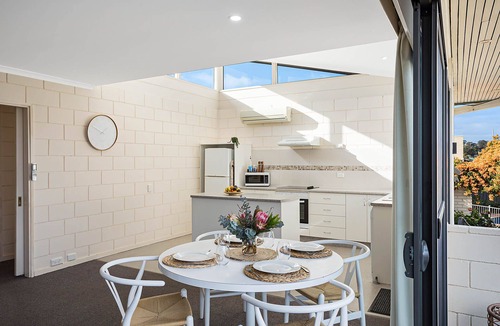 Merimbula House | All Decked out at Penguin Mews - Unit 9