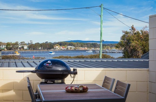 Merimbula House | All Decked out at Penguin Mews - Unit 9
