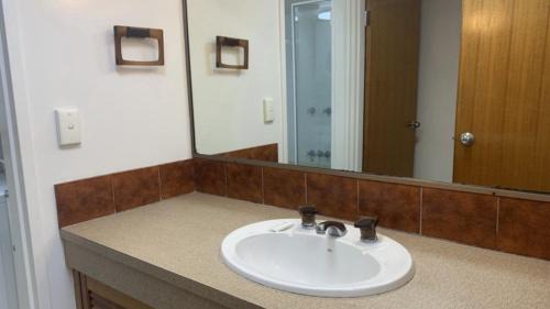 Caloundra Apartment | Allamanda Place Unit 5