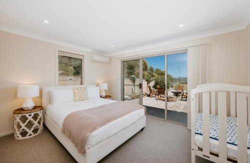 Mount Frome House | Allambie - Poolside Elegance in Mudgee Countryside