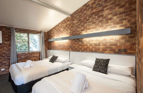 Kearneys Spring Hotel | Allan Cunningham Motel