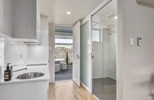 Naracoorte House | Aloha Central Luxury Accommodation