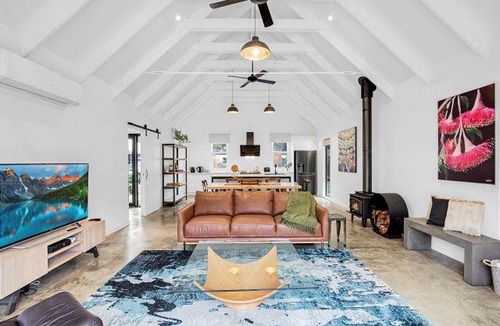 Bright House | Alpine Barn Retreat