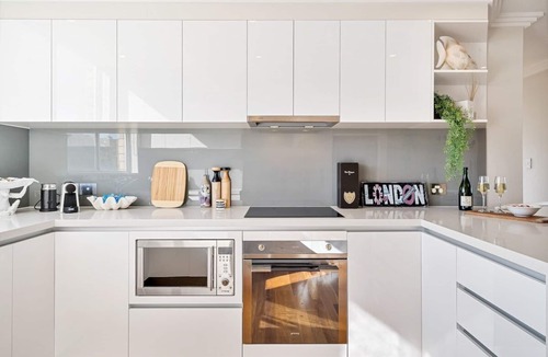 Bondi Beach Apartment | Always Friday - Luxe, Stylish Beach Abode - 3 min walk to Bondi Beach