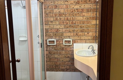 Gunnedah Hotel | ALYN MOTEL