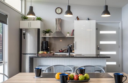 Coles Bay Apartment | Amaroo 2 - Freycinet Holiday Houses