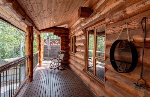 Sawmill Settlement House | Amaruq Log Cabin