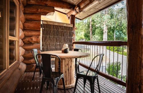 Sawmill Settlement House | Amaruq Log Cabin
