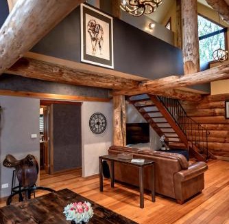 Sawmill Settlement House | Amaruq Log Cabin
