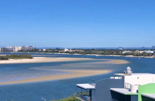 Caloundra Apartment | Amazing Views, Walk Everywhere!
