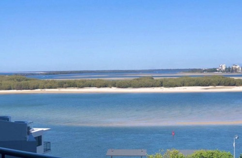 Caloundra Apartment | Amazing Views, Walk Everywhere!